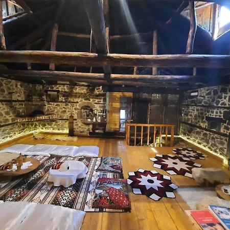 Kulla Hupi guesthouse Bulqize Extérieur photo