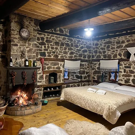 Kulla Hupi guesthouse Bulqize Extérieur photo