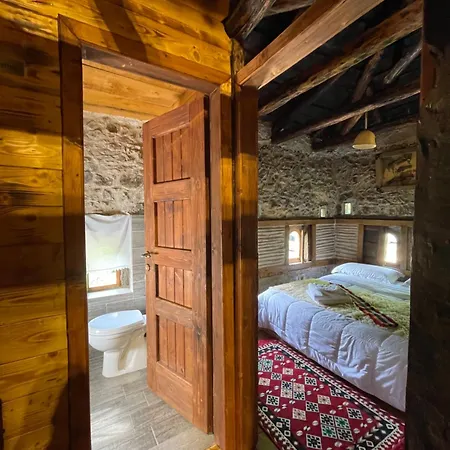 Kulla Hupi guesthouse Bulqize Extérieur photo