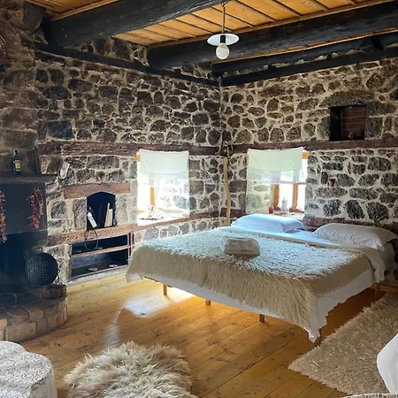 Kulla Hupi guesthouse Bulqize Extérieur photo